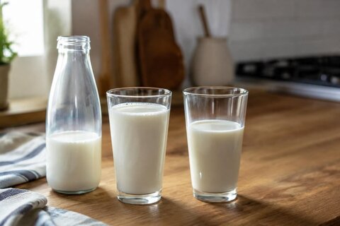 چگونه شیر تازه را از شیر ماندگار تشخیص دهیم؟