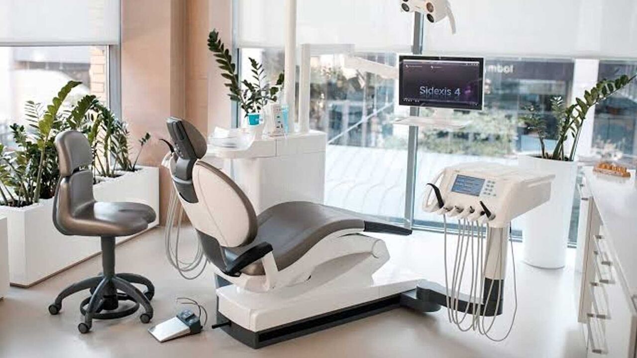 شاخص‌های کلیدی برای انتخاب یک مرکز دندانپزشکی مجهز و استاندارد