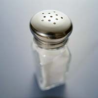 مصرف نمک در کشور 2 برابر میانگین جهانی/ ایرانیها گرفتار بیماریهای نمکی