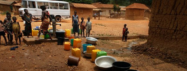 عکس/بحران آب در جهان و زندگی مردمانی که برای یک قطره می جنگند