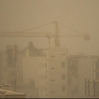 آب و هوای تهران در مرز هشدار/ این بار بیابان و سوخت دیزل، تهران را خاكستری كرد