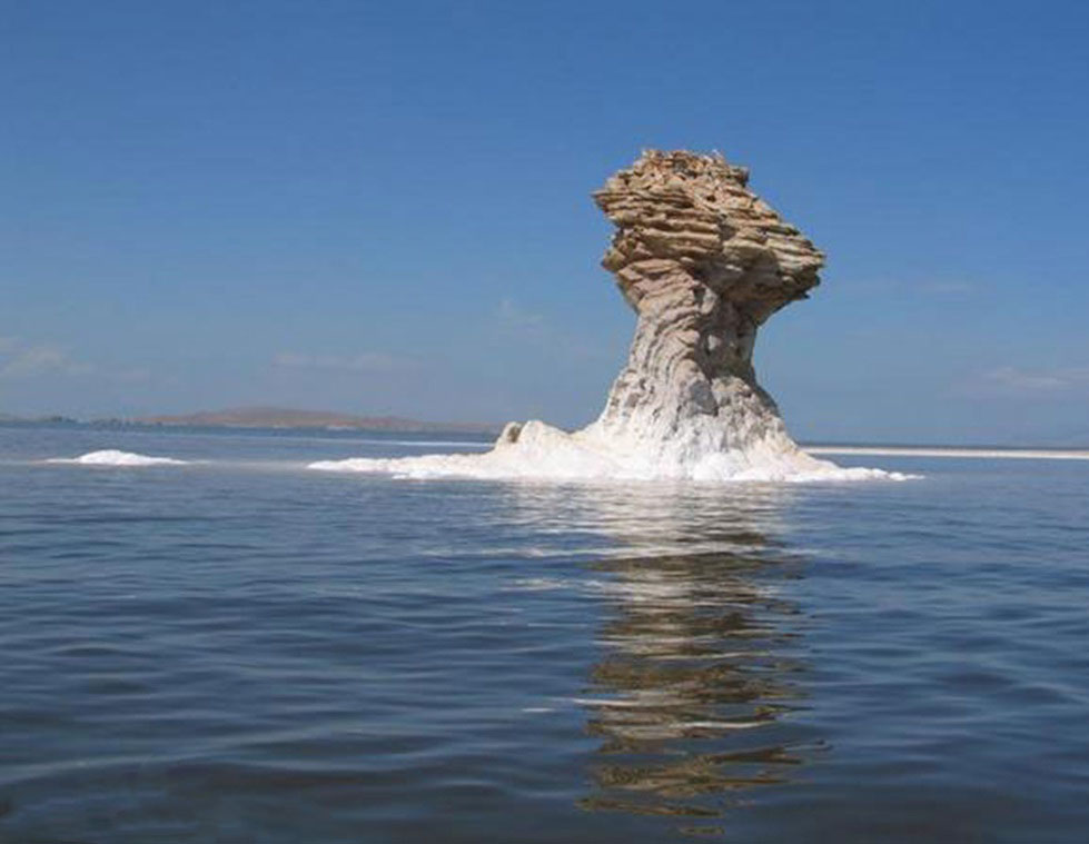 آب دریاچه ارومیه 9 سانتیمتر کاهش یافت