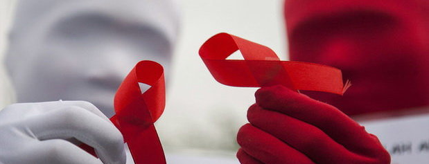 ایدزِ ایرانی/چرا وزارت بهداشت به بهانه رشد جمعیت، توزیع رایگان کاندوم را متوقف کرده است؟+جوابیه