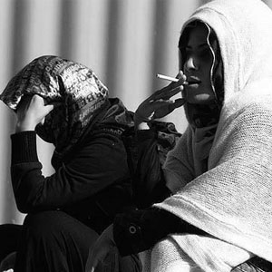 یک عصرتا غروب آفتاب با زنان معتاد و بی‌خانمان در «شلتر» بانوان شوش