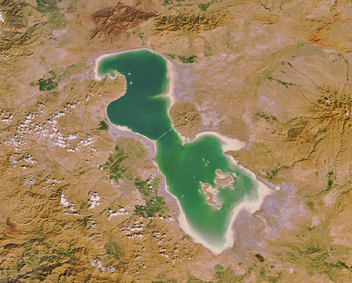 مشاور وزیر نیرو: دریاچه ارومیه به علت بهره برداری نادرست خشک شد