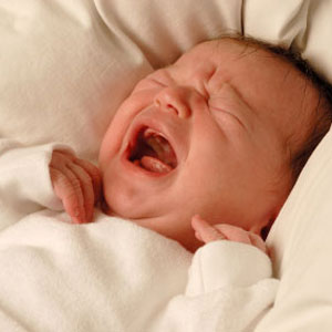 اجازه دهید نوزادن برای خواب بهتر گریه کنند