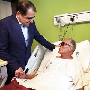وزیر بهداشت دوباره به ملاقات عباس کیارستمی رفت