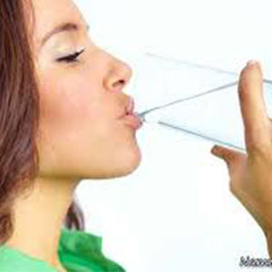 نوشیدن آب پس از خوردن شیرینی و ترشی ممنوع