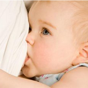 قندِ شیر مادر محافظ نوزاد در برابر عفونت‌ است