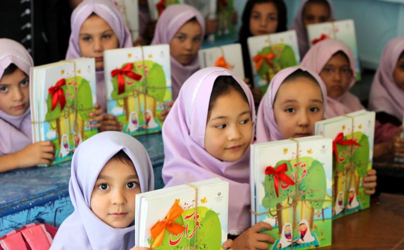 اتباع بیگانه در مدارس ایرانی