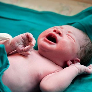 عکس/تولد نوزاد ۶کیلویی در هند