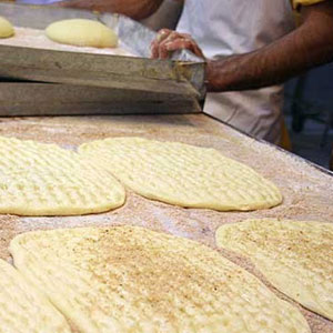 ایرانیان هر سال ١١٧ کیلو نان می‌خورند
