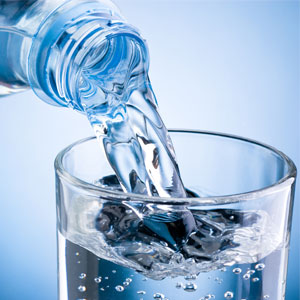 نوشیدن آب بیش از اندازه موجب مرگ می شود!