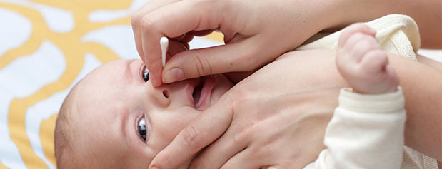 بهترین روش تمیز کردن بینی نوزاد