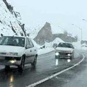 برف و باران ادامه‌دار در جاده‌ها و ترافیک نیمه‌سنگین/ آزادراه تهران-شمال مسدود است