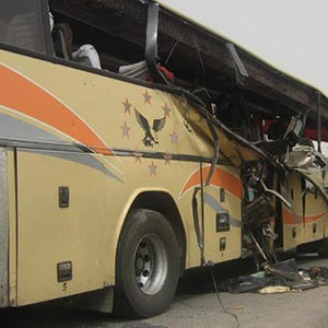 جزئیات واژگونی اتوبوس حامل 40 دختر دانش آموز گیلانی در همدان/ 15 دانش آموز مجروح شدند