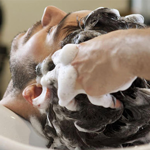 خطر سکته مغزی پس از شستشوی سر در آرایشگاه