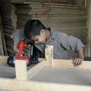 پاس‌کاری کودکان کار، بین نهادهای مختلف