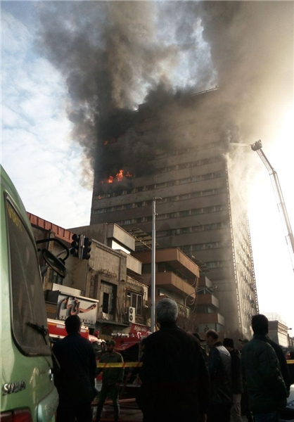 عکس/مهار آتش سوزی گسترده ساختمان پلاسکو/ وجود۲ مصدوم