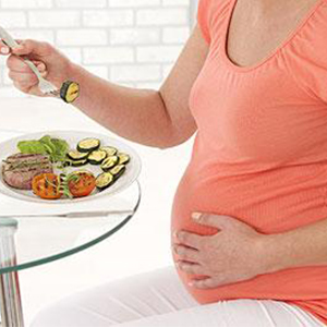 ممنوعیت مصرف خوراکیهای خیلی شیرین و خیلی چرب در دوران بارداری