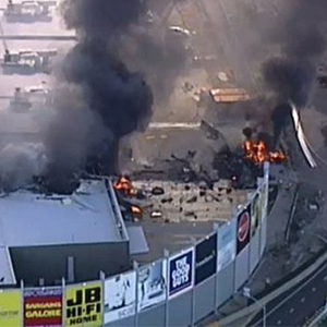 سقوط مرگبار هواپیما روی یک مرکز خرید در ملبورن