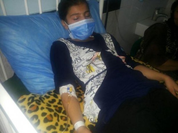 عکس/سیلی معلم سروآباد دانش آموز را روانه بیمارستان کرد