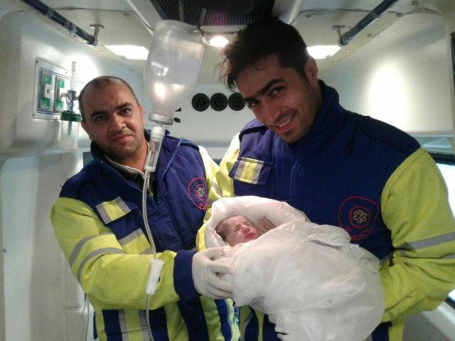 عکس/یک مادر دو بار در آسمان ایران فرزند به دنیا آورد