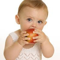به کودکی که تازه از شیر گرفته‌ایم، میوه بدهیم؟