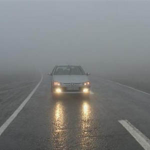 بارش باران و مه گرفتگی در جاده‌های کشور