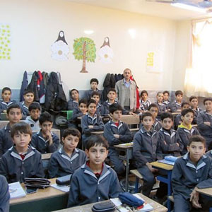 کودکان و نوجوانان ایرانی غرق در بحران هستند؛ آموزش و پرورش اولویت چندم دولت شما خواهد بود؟