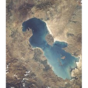 موج امید در دریاچه ارومیه