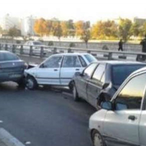برخورد زنجیره‌ای 8 دستگاه خودرو در محور اصفهان- کوهپایه