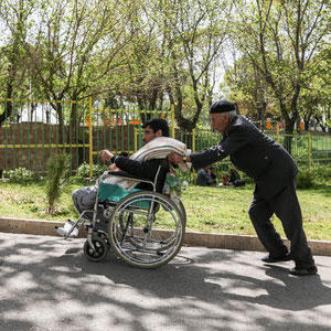 تهران؛ شهری پُر از مانع برای معلولان و بیماران