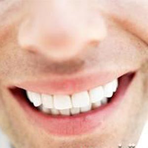 عوارض استفاده افراطی از مواد سفید کننده دندان ها