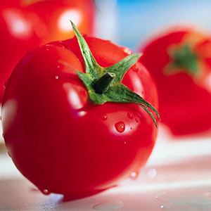 ۱۰ دلیل شگفت انگیز برای مصرف هرچه بیشتر گوجه فرنگی!