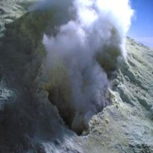 فعالیت آتشفشان «تفتان» علت احتمالی انتشار بوی نامطبوع در خاش