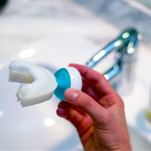 عکس/پاکسازی دندان‌ها در ۶ ثانیه با اولین مسواک اتوماتیک جهان