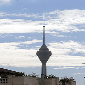 هوای تهران در آستانه ناسالم شدن
