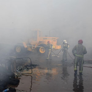 عکس/آتش‌ سوزی دو انبار کالا در تهران