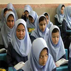 سایه اخراج از مدرسه بر سر دانش آموزان افغان