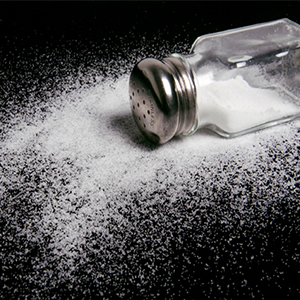 در ۶ زمان مصرف نمک را می توانید کمی افزایش دهید