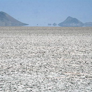 عکس/تبدیل دریاچه بختگان به شوره زار