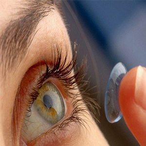 خطرات استفاده از لنزهای اجاره ای در آرایشگاه ها