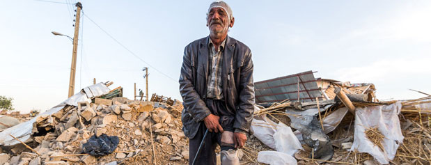 دپوی ۲ هزار کانکس در مناطق زلزله زده/سردرگمی نهادها در بحث اسکان موقت و توزیع کانکس با گذشت 25 روز از زلزله