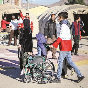 زنانی که در زلزله کرمانشاه قطع‌ نخاع شده‌اند