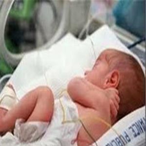 عکس/ نجات نوزاد سه ماهه پس از دو بار سکته قلبی!