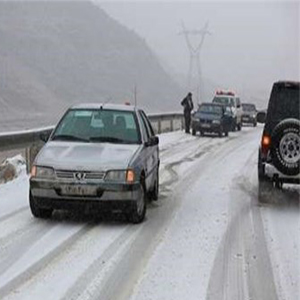 امدادرسانی به 306 نفر در برف و کولاک 6 استان