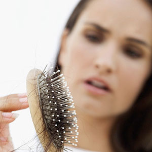 ۶ بیماری، با ضعف سلامت موها ارتباط دارند