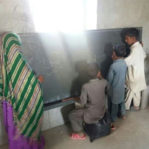 معلمی در روستاهای محروم با ۵۰۰ هزار تومان