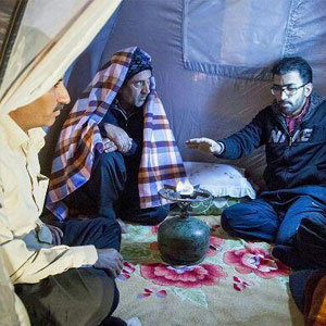 برخی زلزله زدگان کرمانشاه هنوز در چادر زندگی می کنند